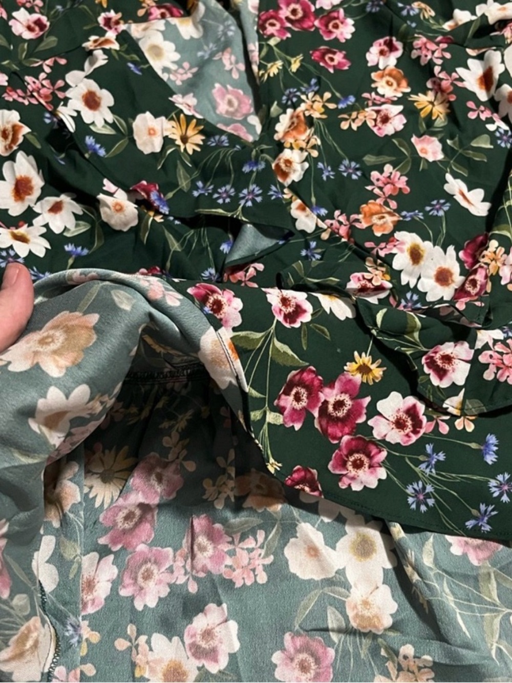 Parker Floral Silk Feel Blouse NWOT Green Ruffle V-Neck Bell Sleeve Peplum Small - Picture 5 of 8